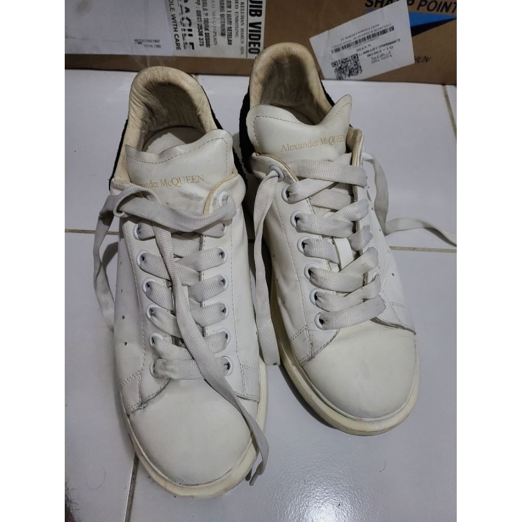 preloved sepatu Alexander McQueen ukuran 43
