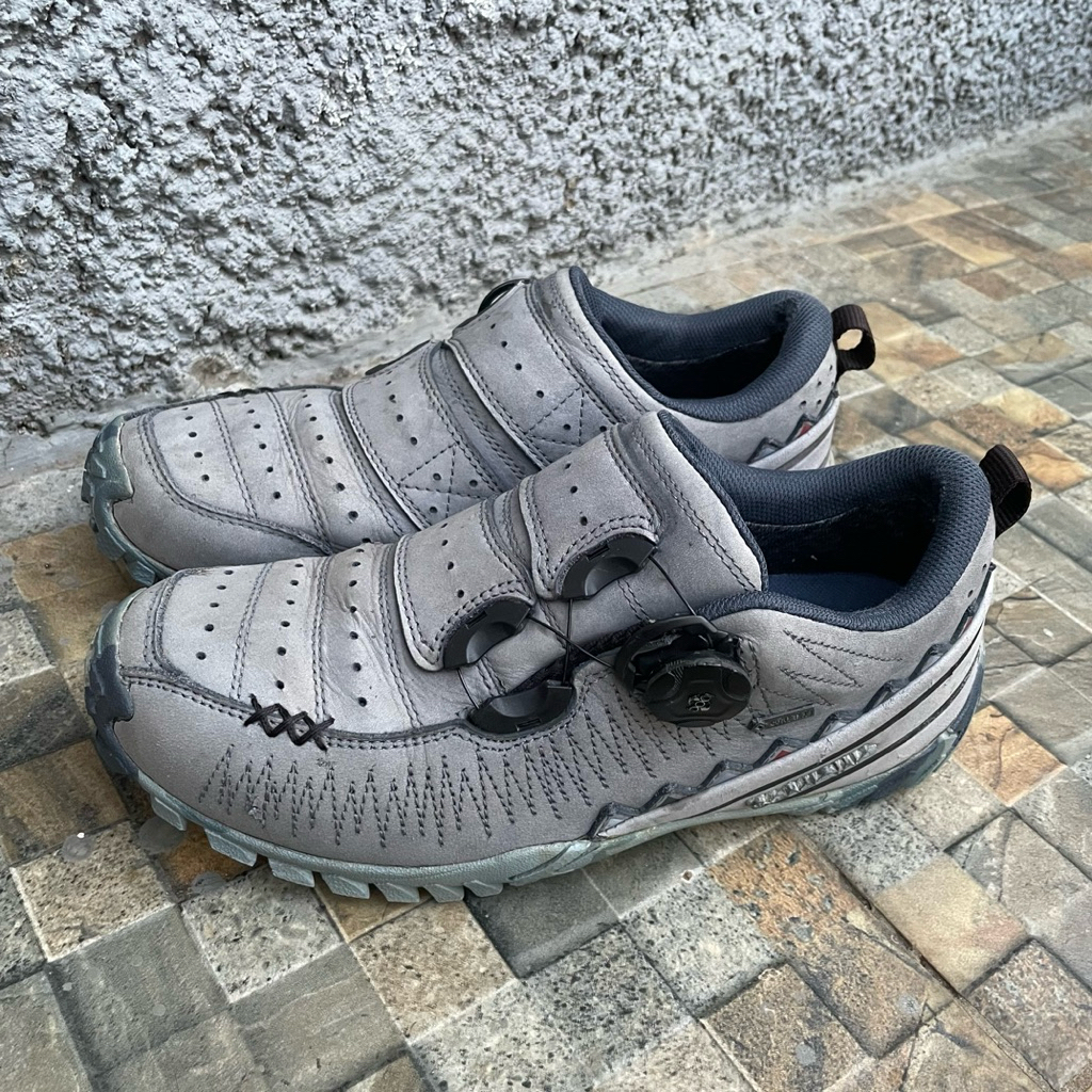 Sepatu Outdoor BLACKYAK Goretex