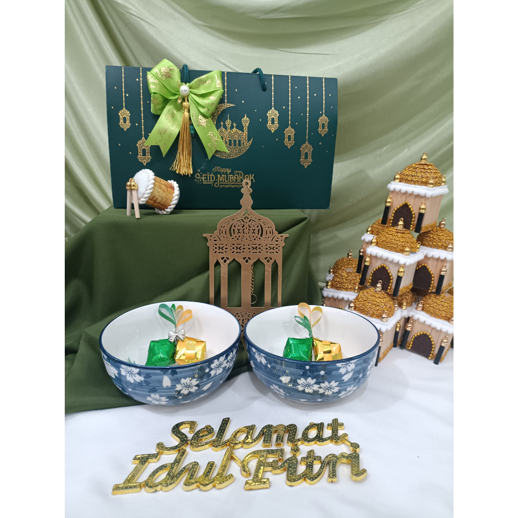 

PAKET HAMPERS LEBARAN SECRET GARDEN/SAKURA BLUE/BLACK LEAF/CAMEL