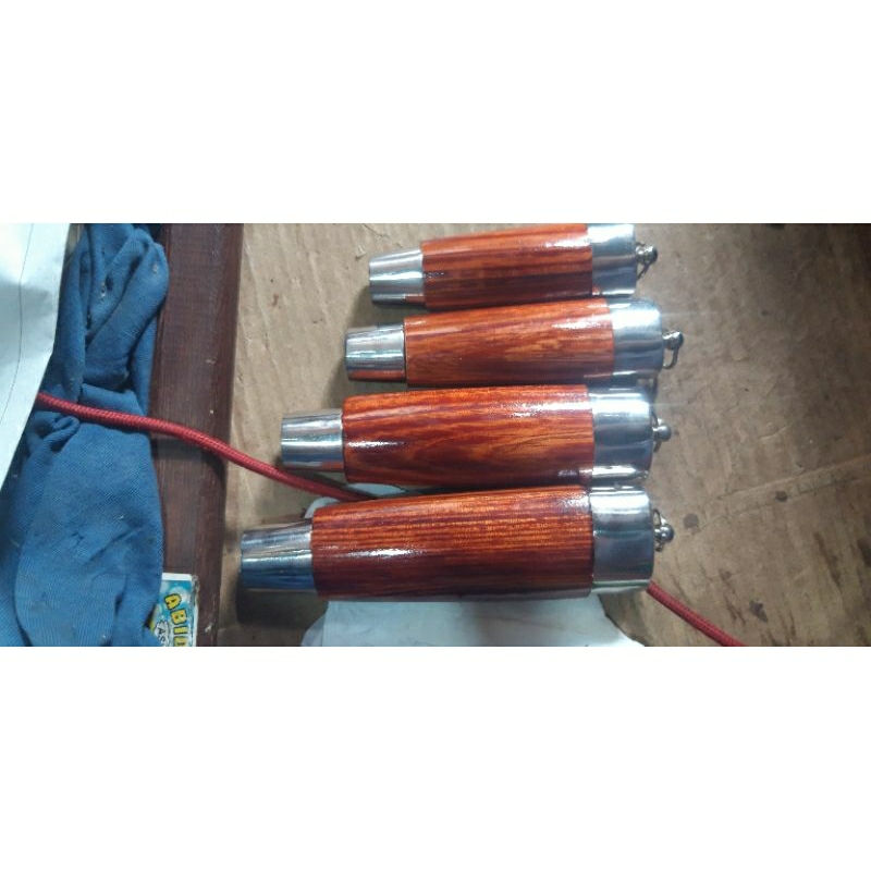 gagang pisau belati salut putih