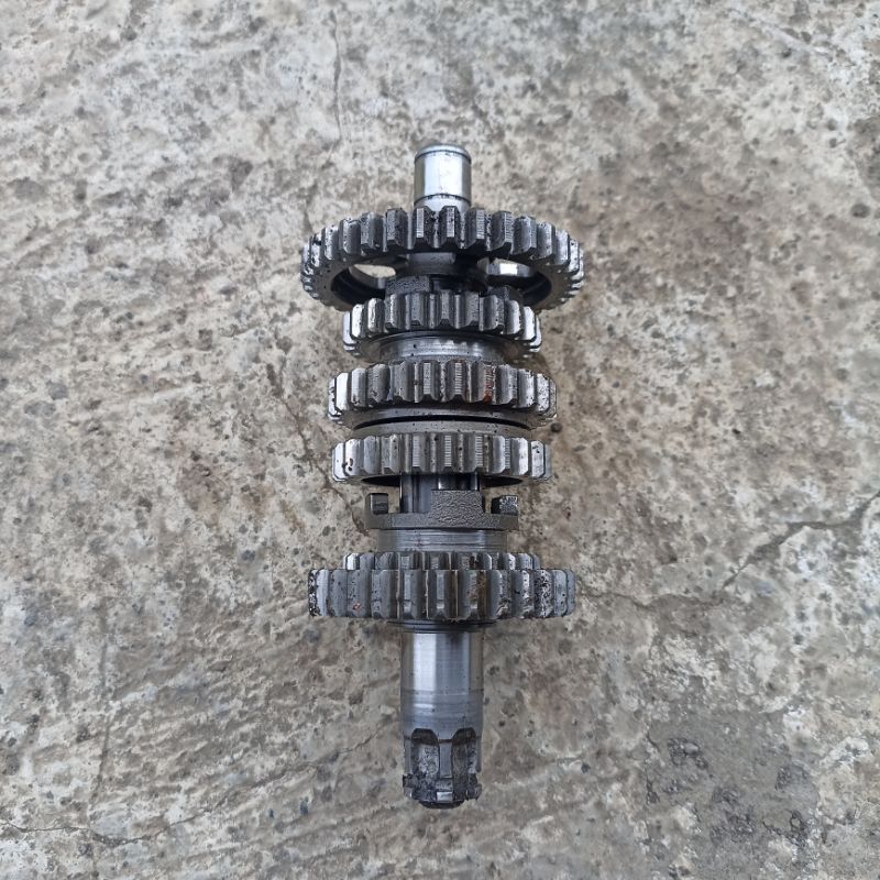 axle drive shaft as rasio ger ratio gear depan 55K Yamaha Rxz rx-z rzr Original