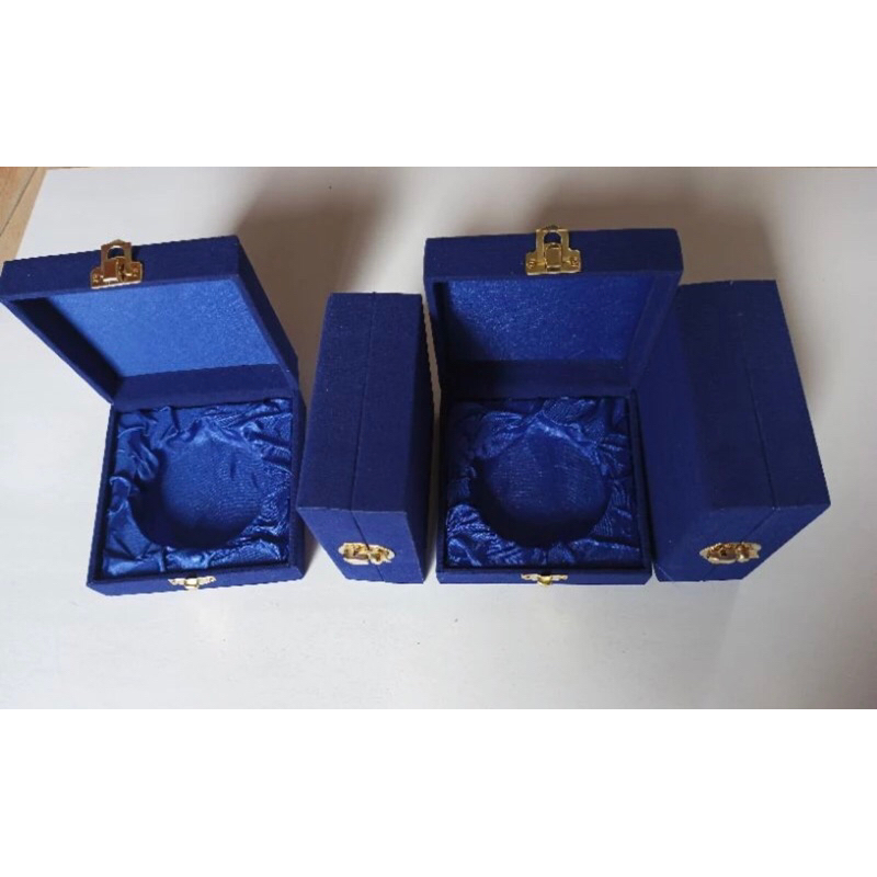 

Kotak Medali Diameter 8Cm