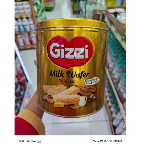 

gizzi milk wafer kaleng 240 gram