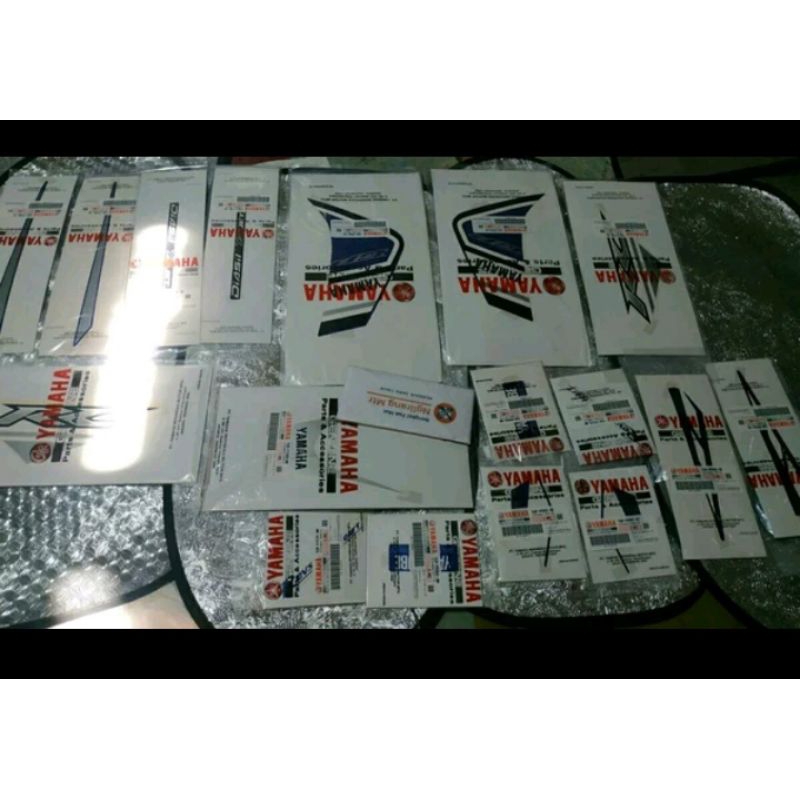 1lb wf070 51 original YGP Yamaha genuine part NOS BOK Cover body stripping striping sticker stiker f