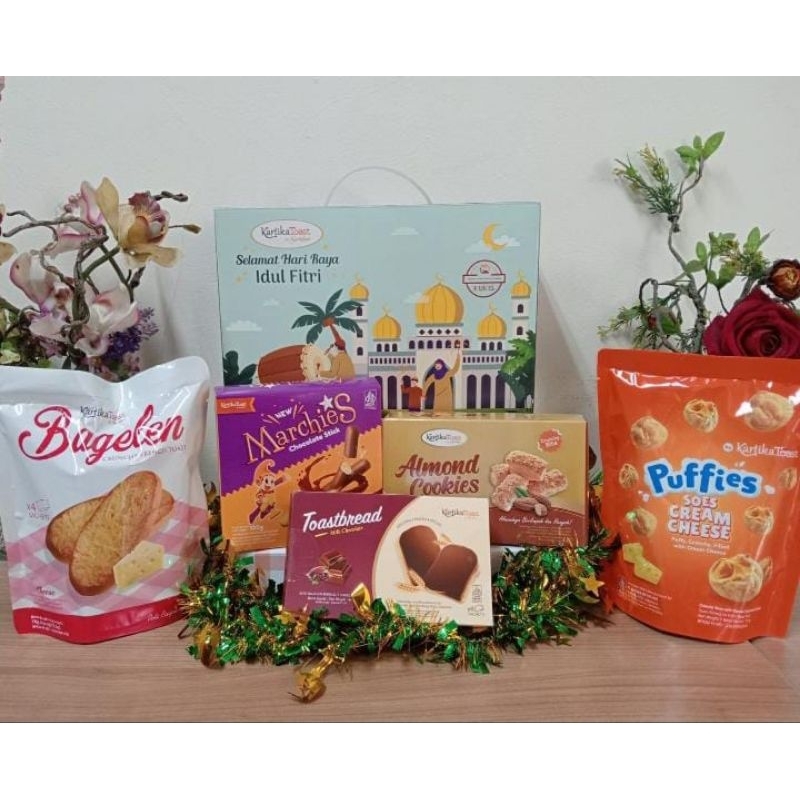 

Hampers kartikasari isi 5 bestseller kartikatoast ( KARTU UCAPAN )