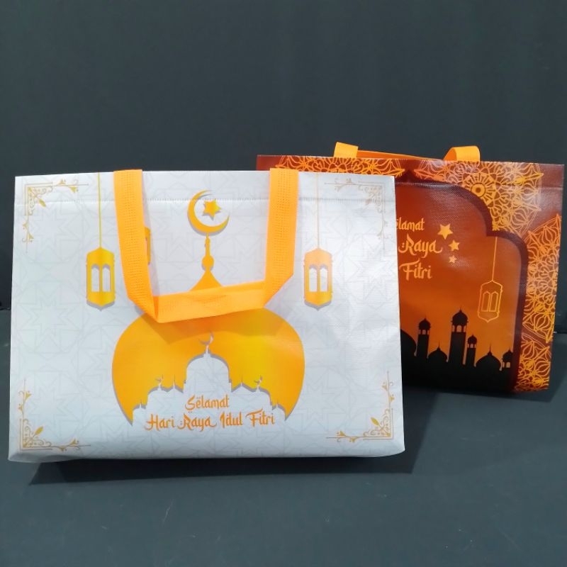 

Tas Lebaran VIS-1 Motif Hari Raya Tanggung ( Pak ) [ Original ]