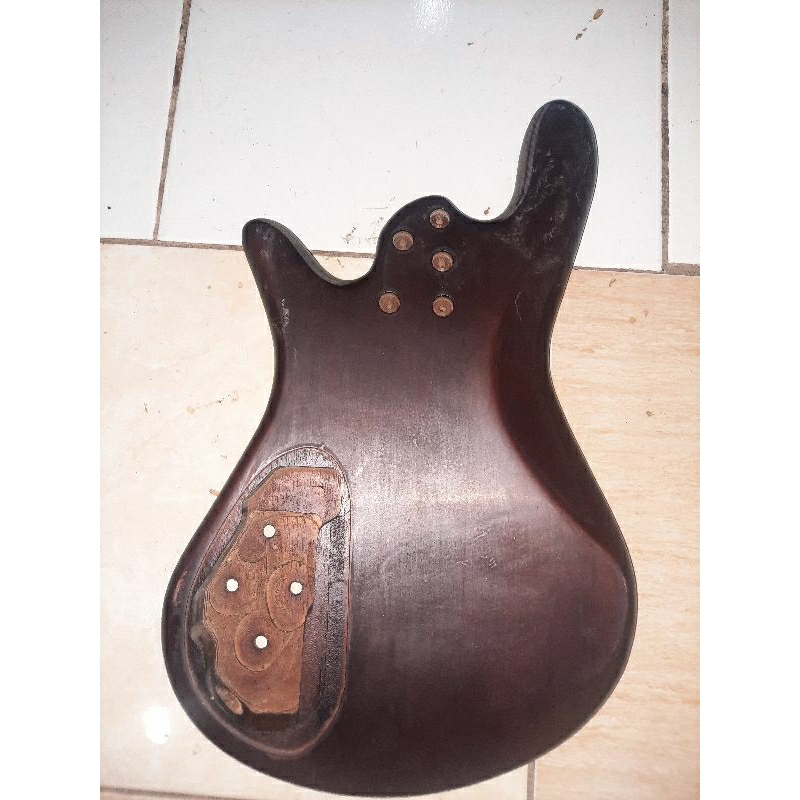 Bodi bass spector 5 string pabrikan