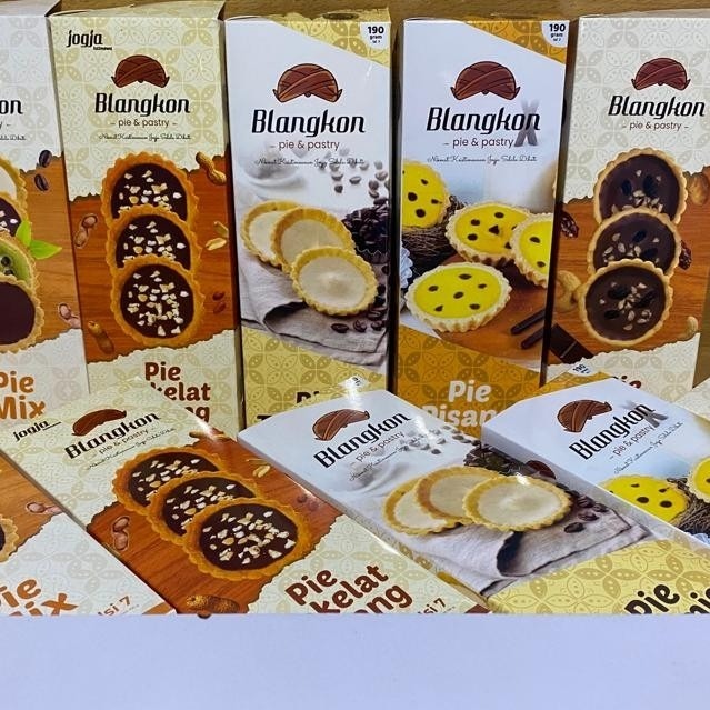 

Pie Blangkon Jogja – Oleh-oleh Kekinian, Varian Coklat, Pisang, Tiramisu, Red Velvet & Mix (7pcs)