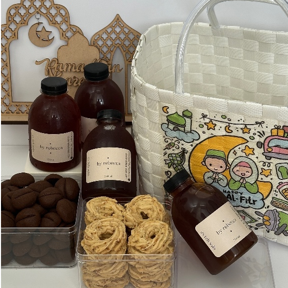 

Paket 7 - Hampers Lebaran Kue Kering & Minuman Es Teh Solo