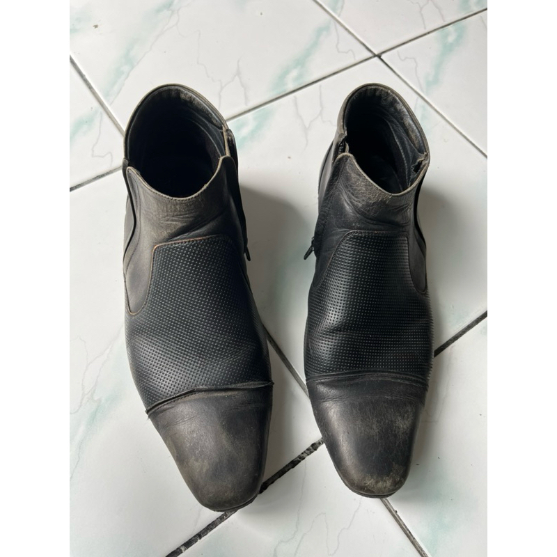 Sepatu Donatello Pria (preloved)