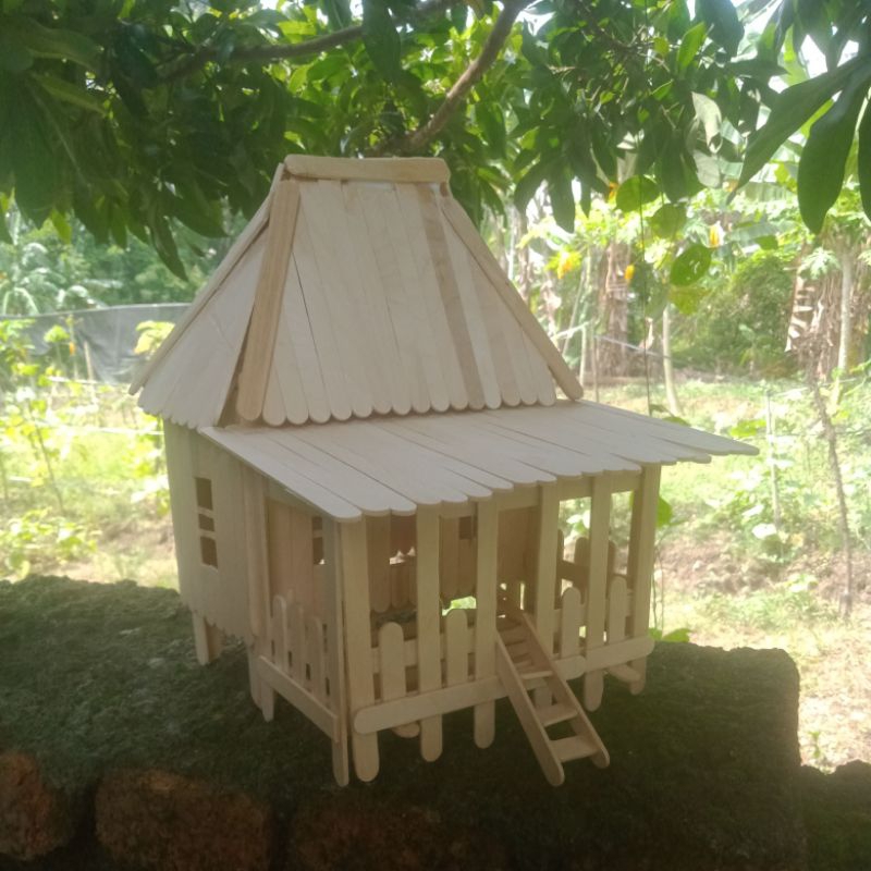miniatur rumah adat Palembang dari stik es krim