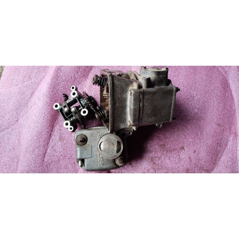 kepala silinder/ head cylinder vario karbu/ techno bekas original copotan motor