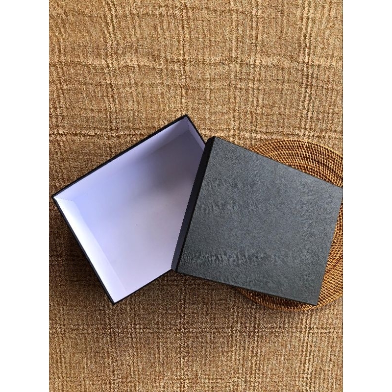 

HARD BOX HAMPERS / HAMPERS GIFT BOX / KOTAK HADIAH / BOX PREMIUM HITAM