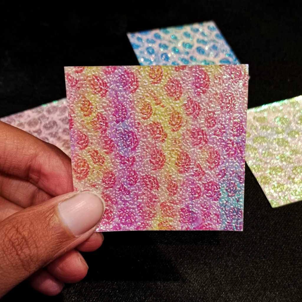 

Kertas Hias Mini 5x5 Motif Bunga Hologram isi 5Pck