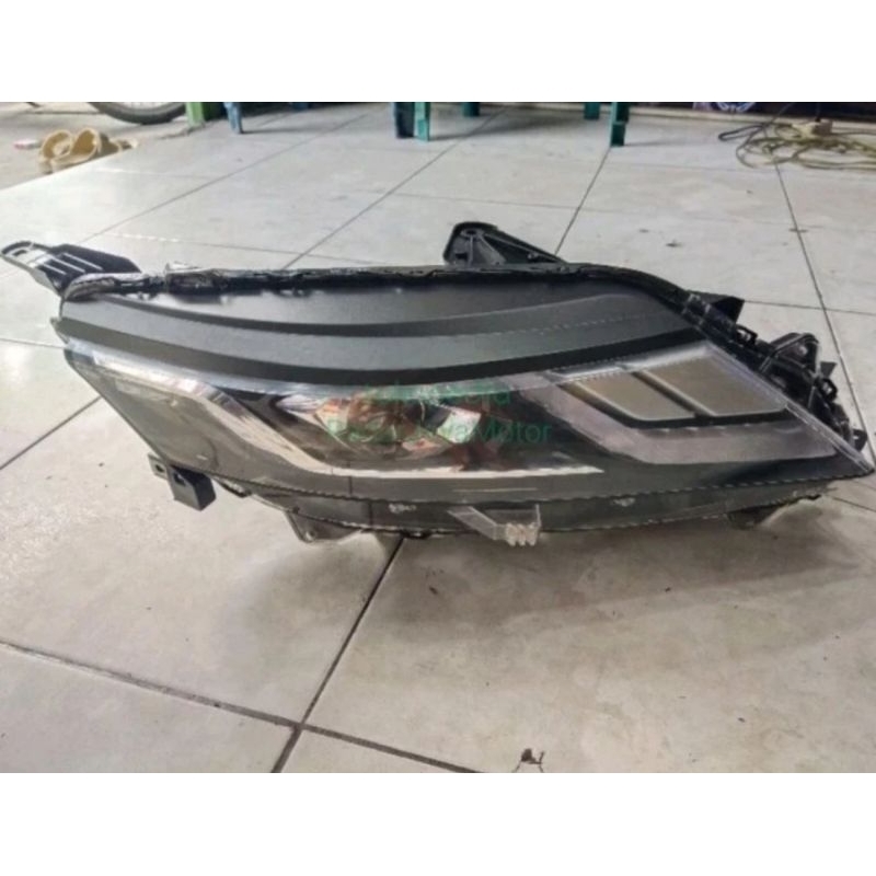 Headlamp Mitsubishi Triton Facelift LED Tahun 2021-2023 Original Part Di RJM