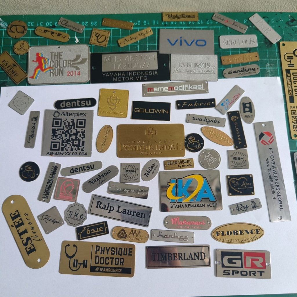 

Label Plat Hangtag merek hijab