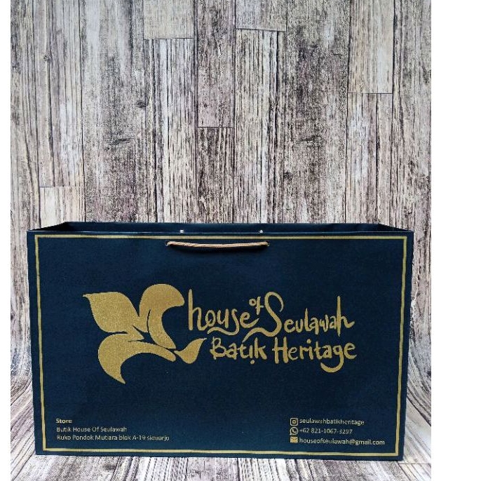 

Paperbag hitam custom,butik,toko,souvenir,klinik P40xL12xT30 tebal kuat free desain