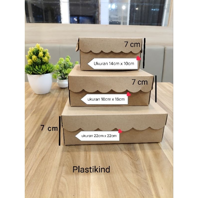 

Dus kue / kotak makan R3BA ukuran ±14cm x 10cm | dus kue warna coklat tebal