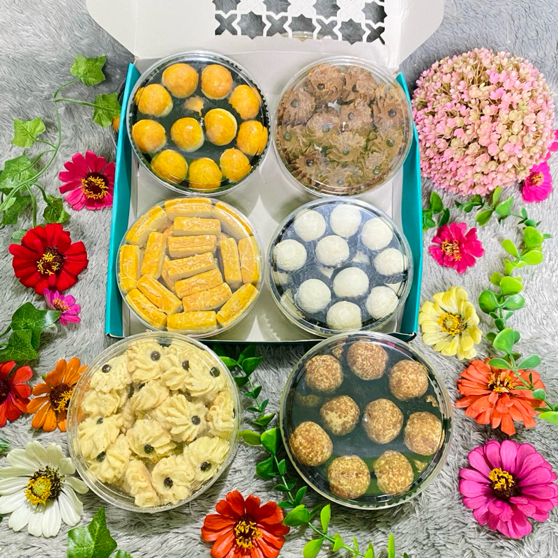 

[READY] Hampers Kuker Isi 4 Kue FREE BOX