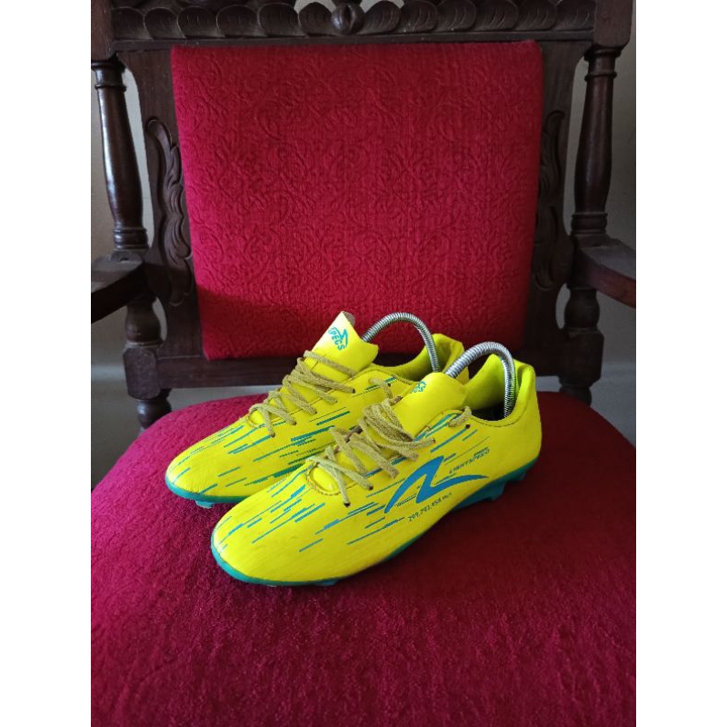 SEPATU BOLA LS REBORN SIZE 40 SECOND