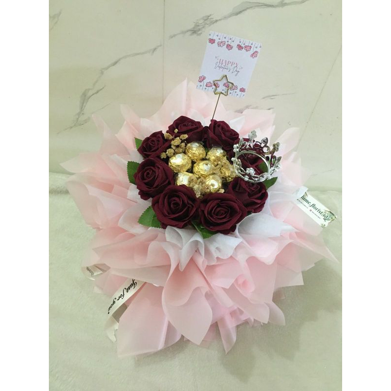 

buket bunga dan coklat Ferrero , buket ultah,buket valentine,buket birthday,buket bunga