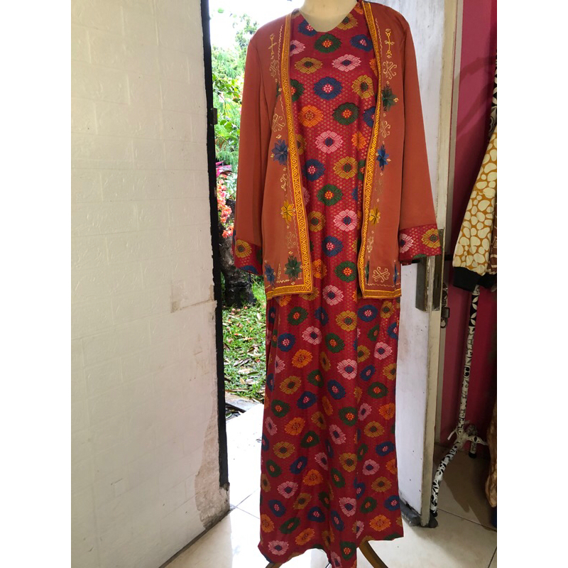 Batik Bunga merah plus outer