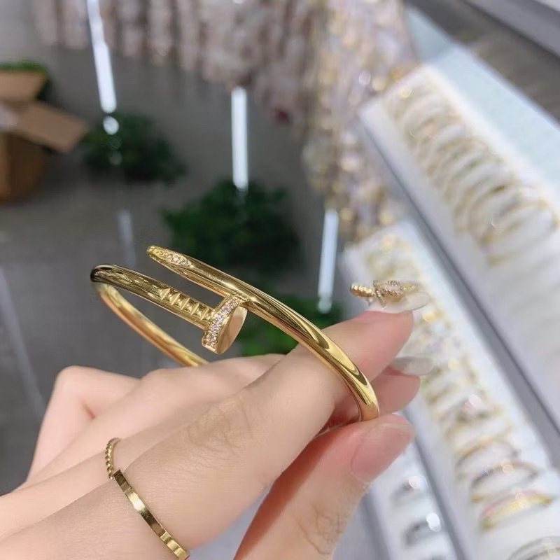 gelang cartier paku titanium asli