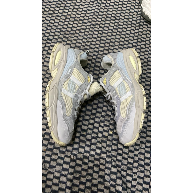 sepatu sketcher