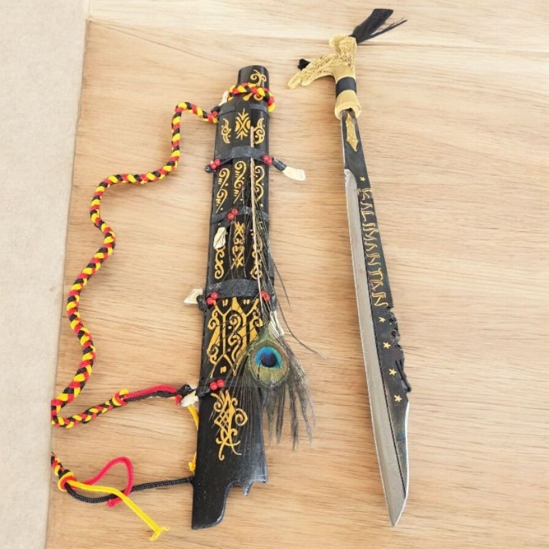 Mandau  hitam kalimantan  mandau etnik borneo