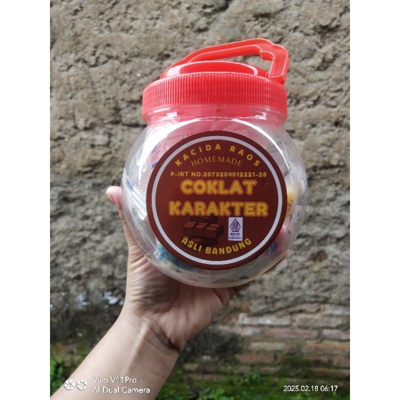 

Coklat Karakter Isi 30pcs | Kemasan Toples