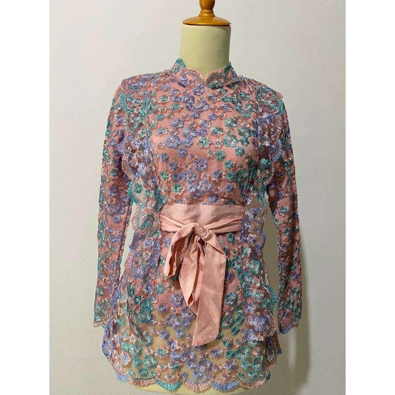 kebaya wisuda preloved