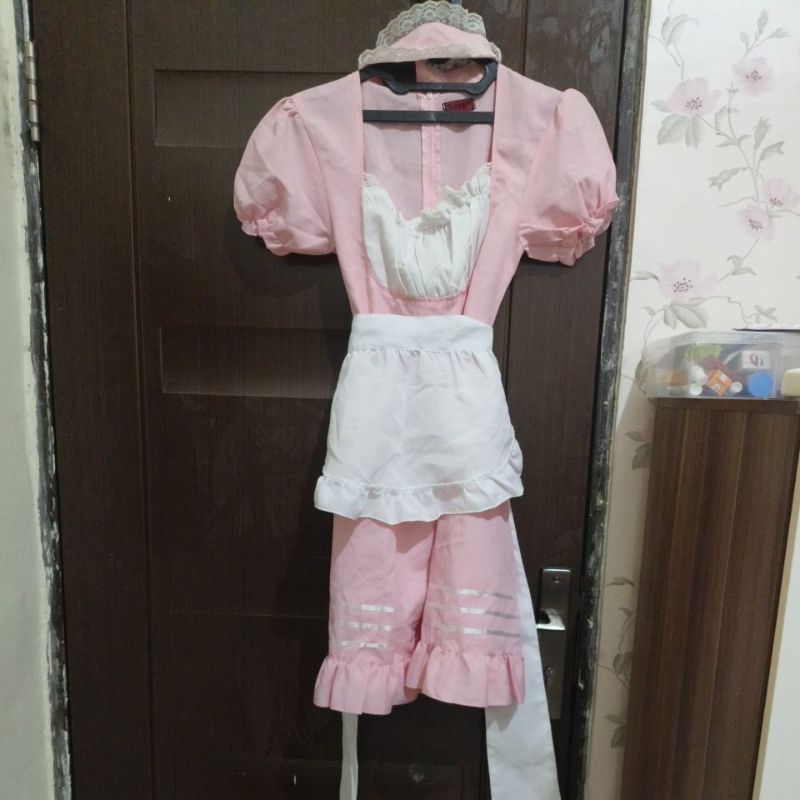 baju cosplay maid pink