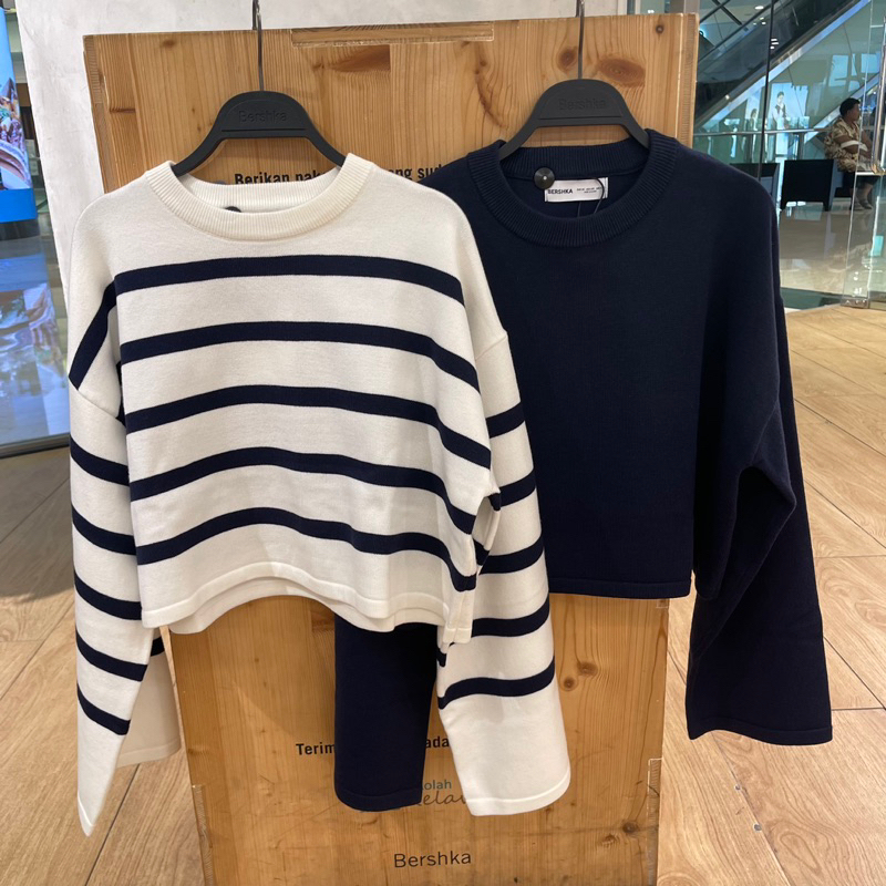 Sweater Crop BERSHKA Women Jastip (jasa titip)