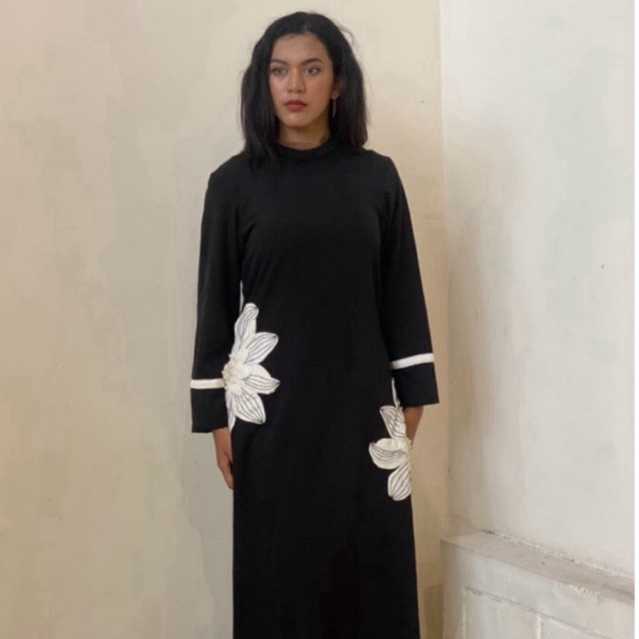 GAMIS ABAYA WANITA HITAM SULAM TANGAN ELEGANT