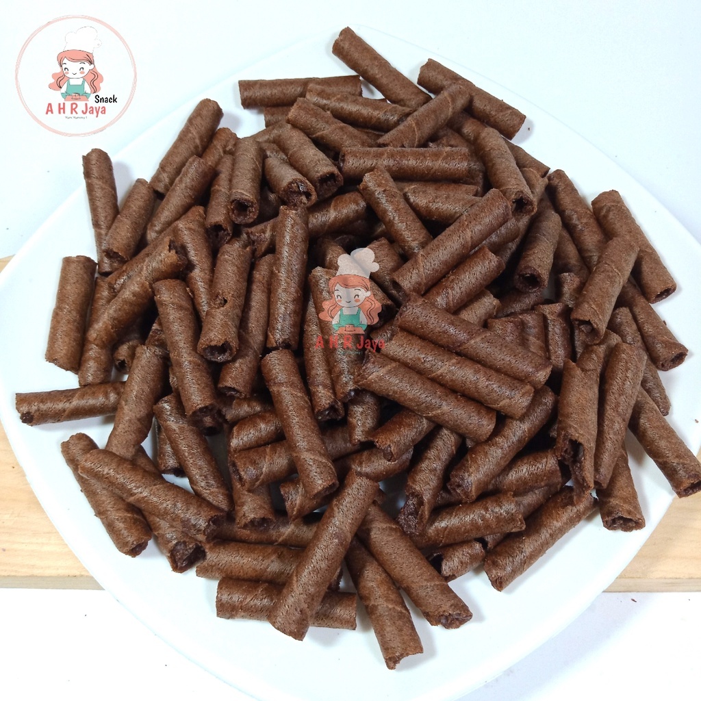 

Snack wafer roll coklat manis enak