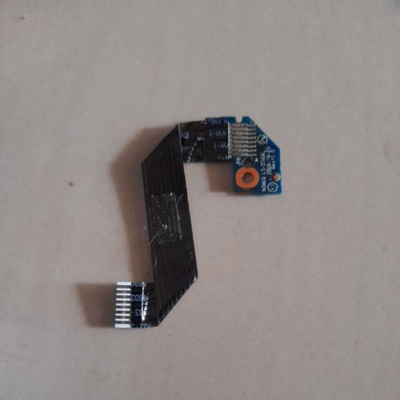 Indikator Led bawaan Netbook DELL 1012