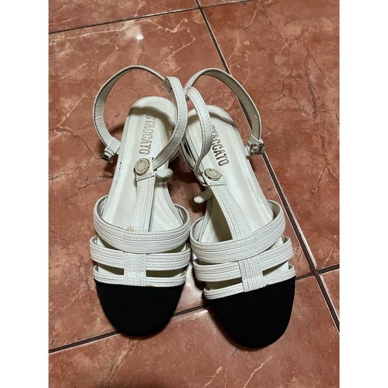 preloved staccato sepatu sandal