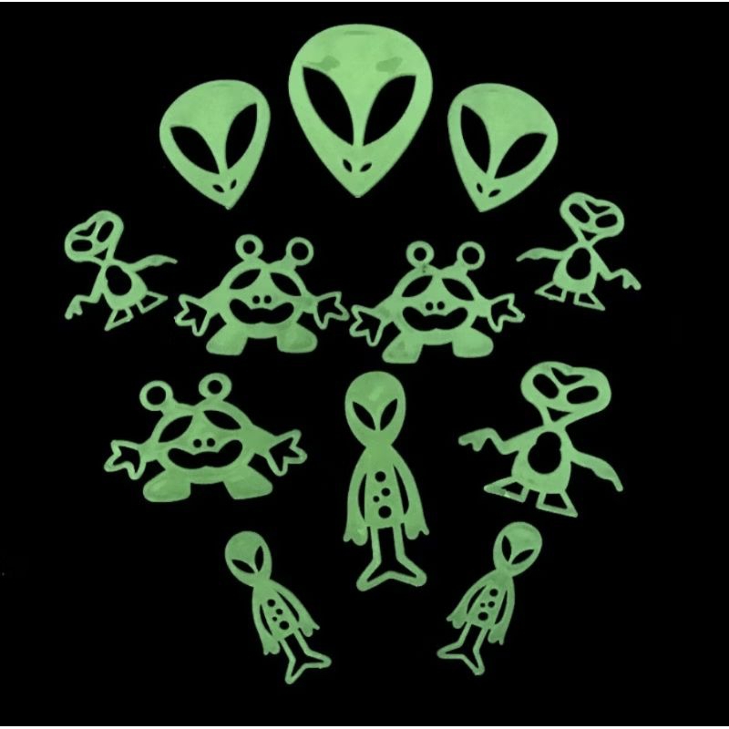 

Stiker Glow in the dark karakter alien lucu BELUM termasuk lem