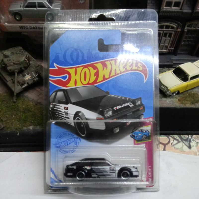 Hotwheels Toyota AE86 Sprinter trueno falken B/w