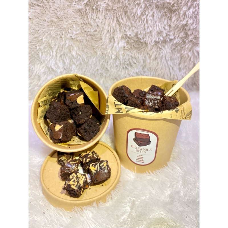 

FUDGY BROWNIES BITES L