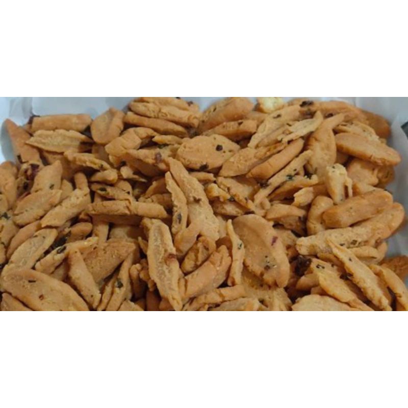 

kue bawang gunting /keripik bawang gunting