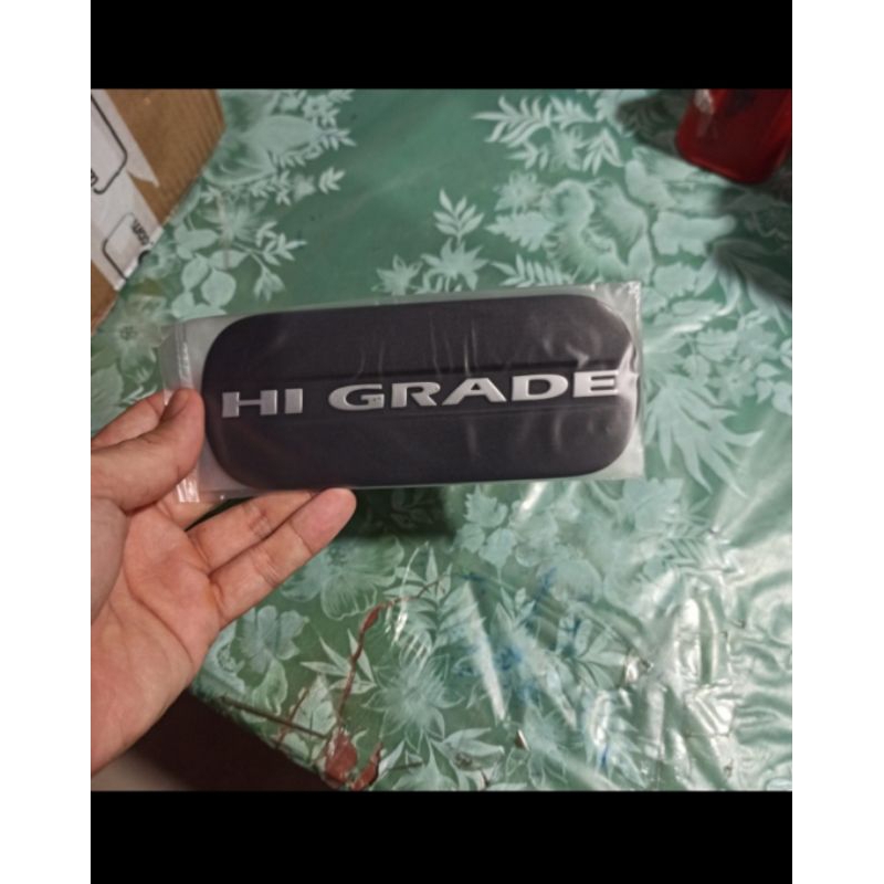 Emblem Hi Grade Isuzu Panther Kapsul First Generation