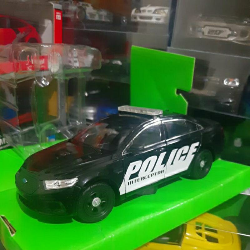 Diecast Welly Skala 1:24 Ford Police Interceptor Hitam Baru Bukan Bekas Komplit