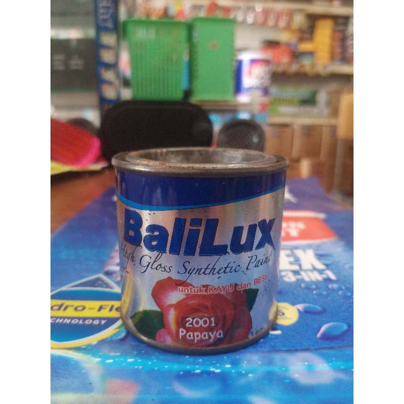 

Cat minyak Balilux 100cc/ 100ml berbagai warna jual murah kemasan sedikit berkarat