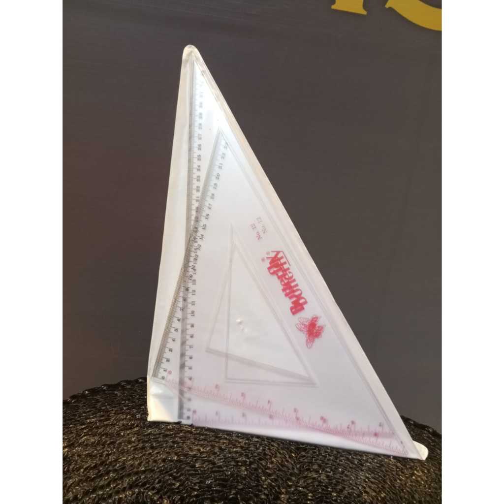 

Penggaris Segi Tiga 1 Set Merk Butterfly No. 12