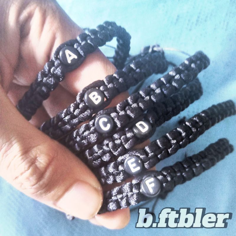 (tidak PO) gelang anyam inisial nama couple bestie abjad A-Z
