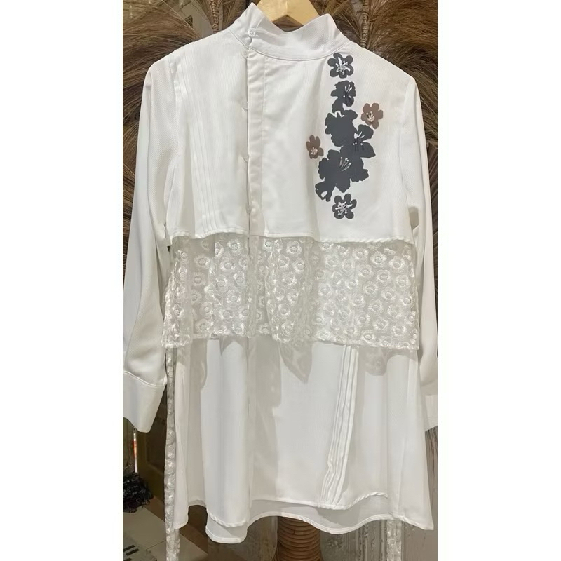 Ezra tunik jenna and kaia