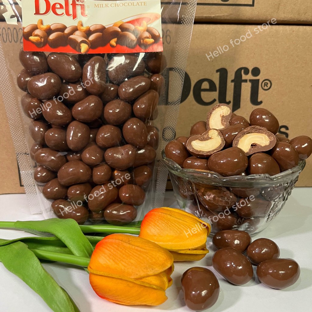 

500 gr Delfi Dragees Coklat Lebaran Isi Almond Mede Mix