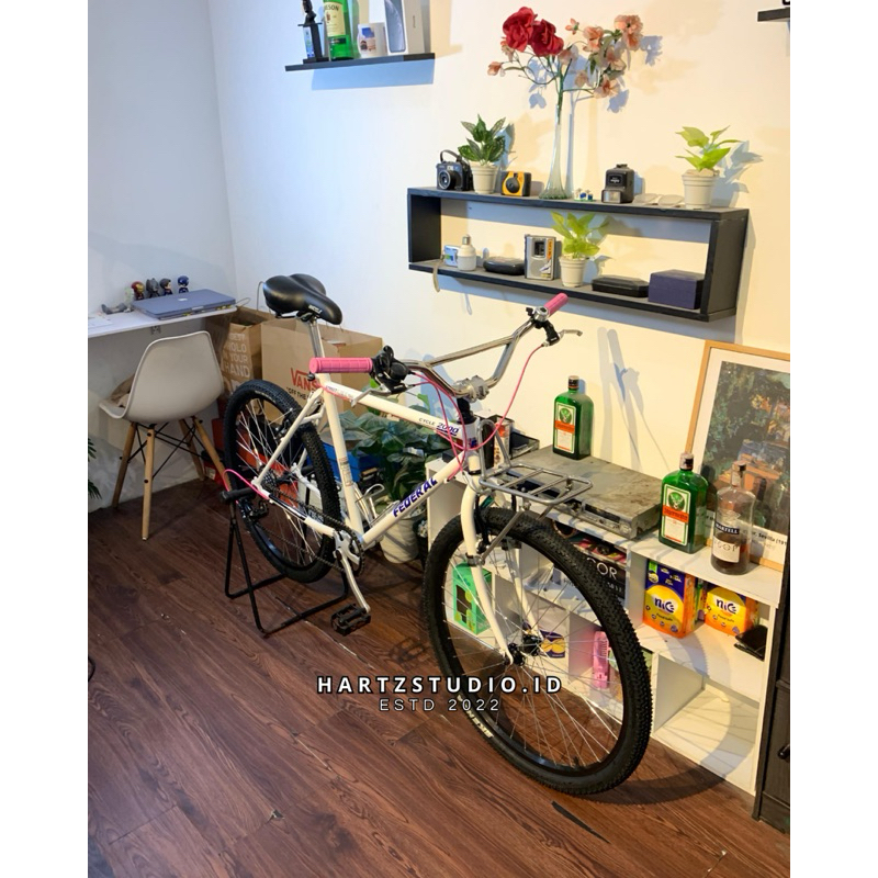 PRE-ORDER FEDERAL COMMUTER BIKE
