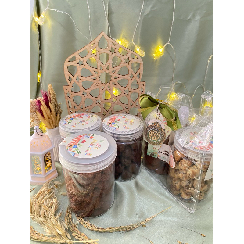 

HAMPERS KUE LEBARAN TERMURAH ISI 2 TOPLES FREE HANGTAG IED